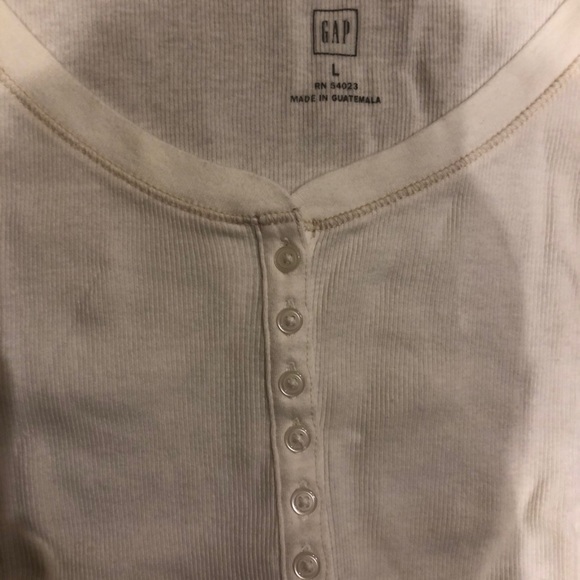 White button tee - Picture 3 of 3